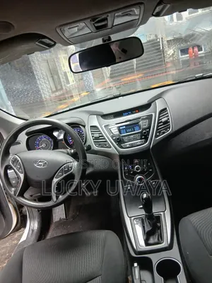 Hyundai Elantra SE 4dr Sedan (1.8L 4cyl 6A) 2015 Silver