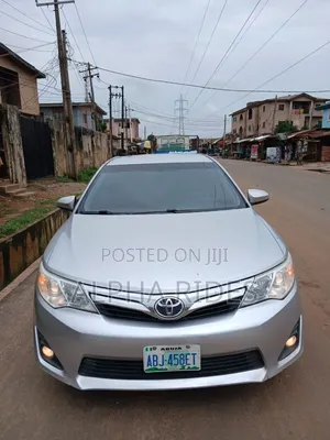 Toyota Camry LE 4dr Sedan (2.5L 4cyl 6A) 2013 Silver