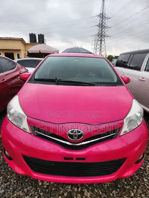 Toyota Yaris 2013 Pink