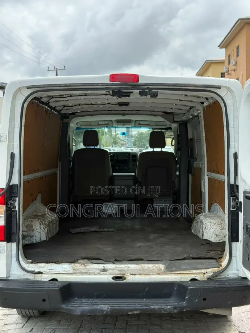 Nissan NV3500 2017 White