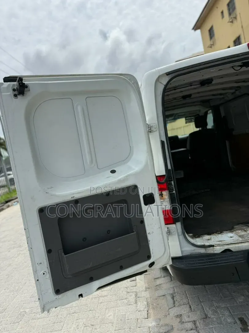 Nissan NV3500 2017 White