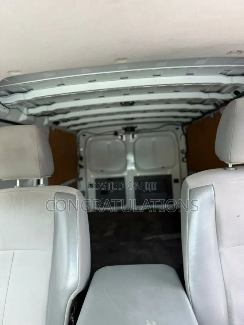 Nissan NV3500 2017 White