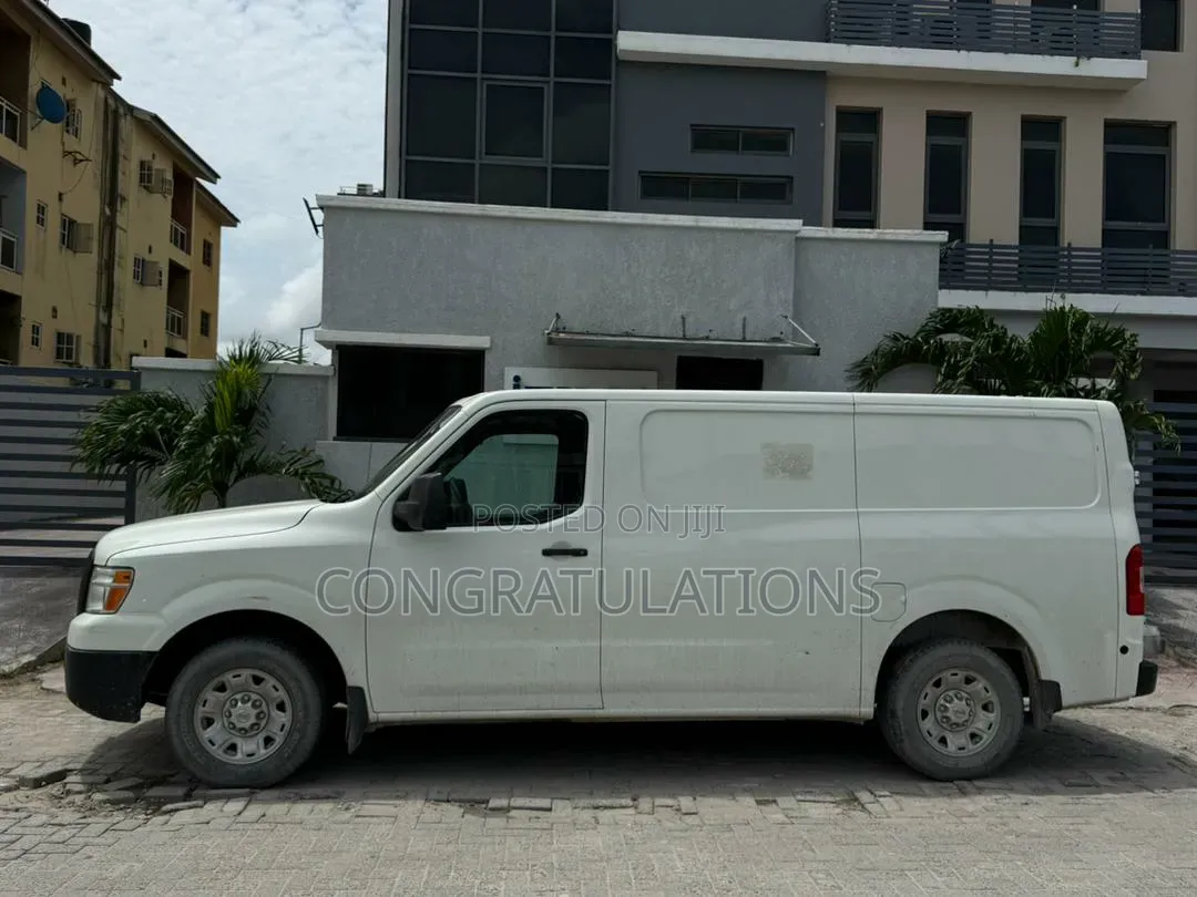 Nissan NV3500 2017 White