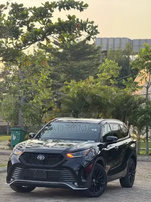 Toyota Highlander XSE AWD 2024 Black