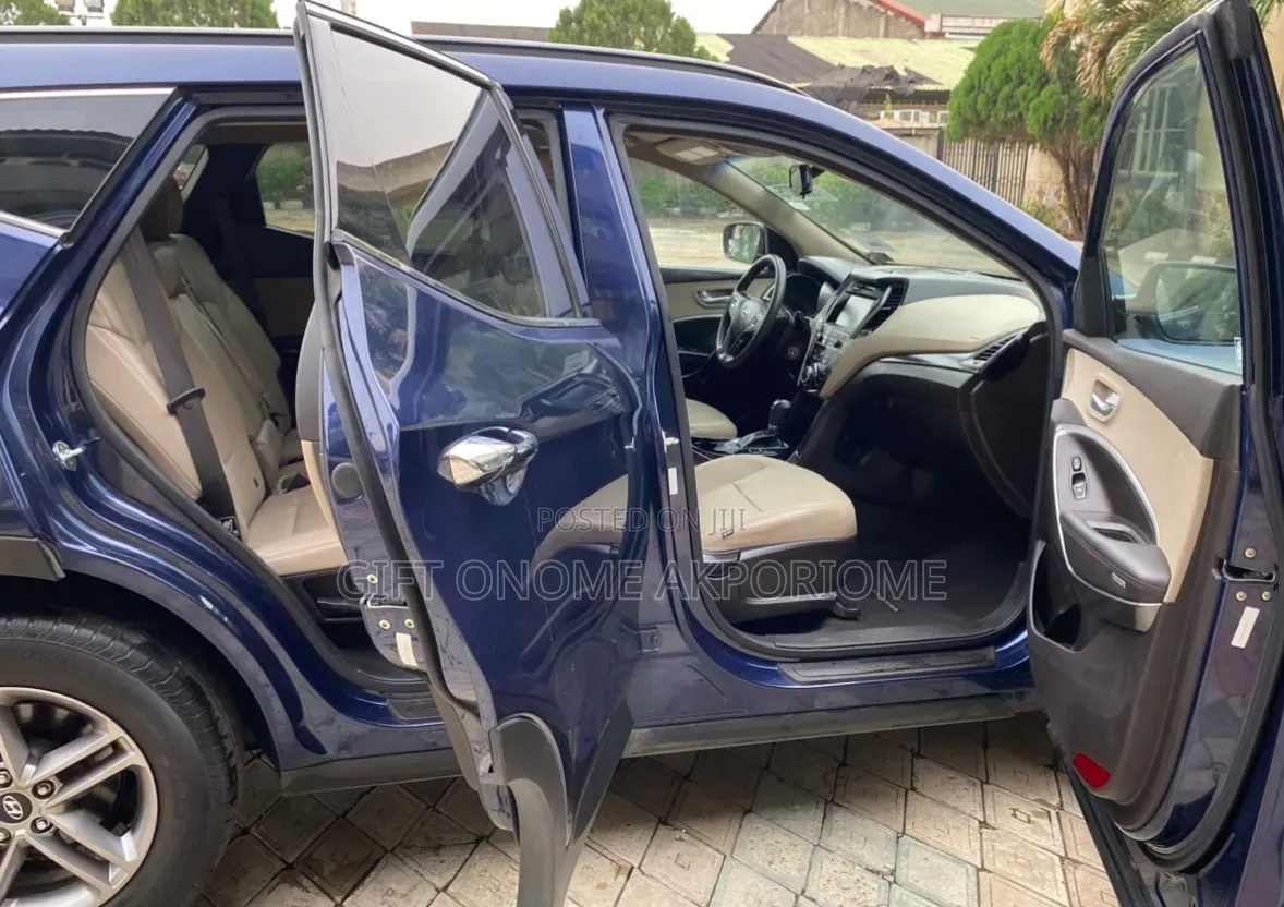 Hyundai Santa Fe 2017 Blue