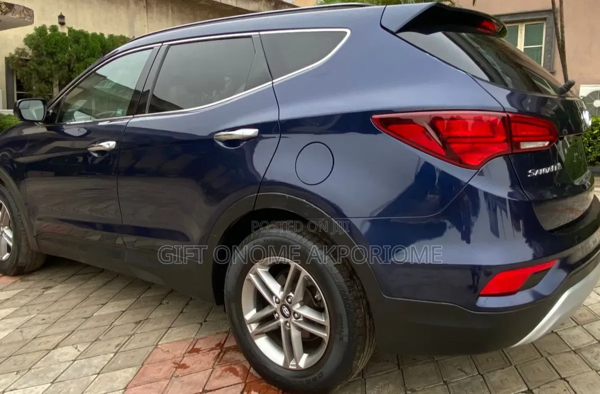 Hyundai Santa Fe 2017 Blue