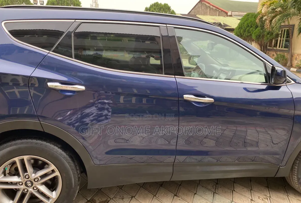 Hyundai Santa Fe 2017 Blue