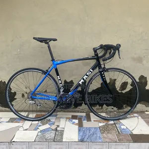 Clean 8-Speed Road Bike, Modern Hand Selector Carbon Fibre Fork
