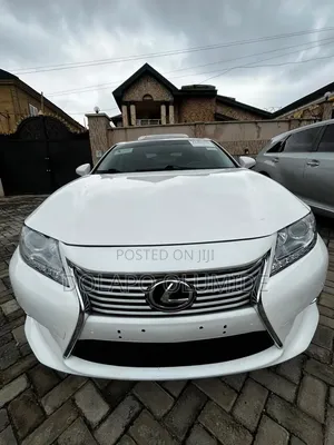 Lexus ES 350 FWD 2015 White