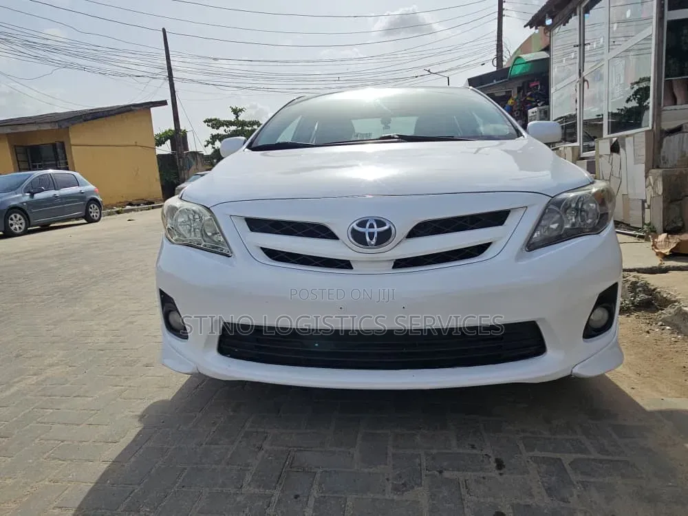 Toyota Corolla 2012 White
