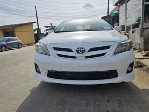Toyota Corolla 2012 White