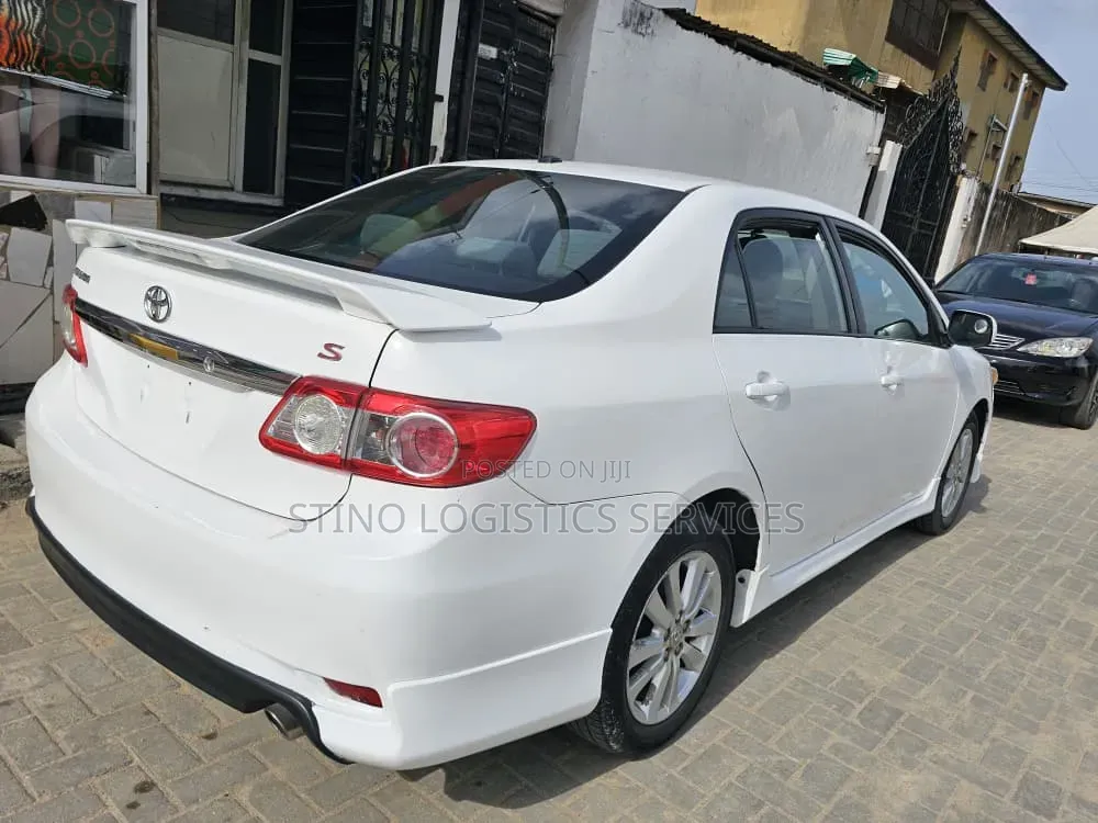 Toyota Corolla 2012 White