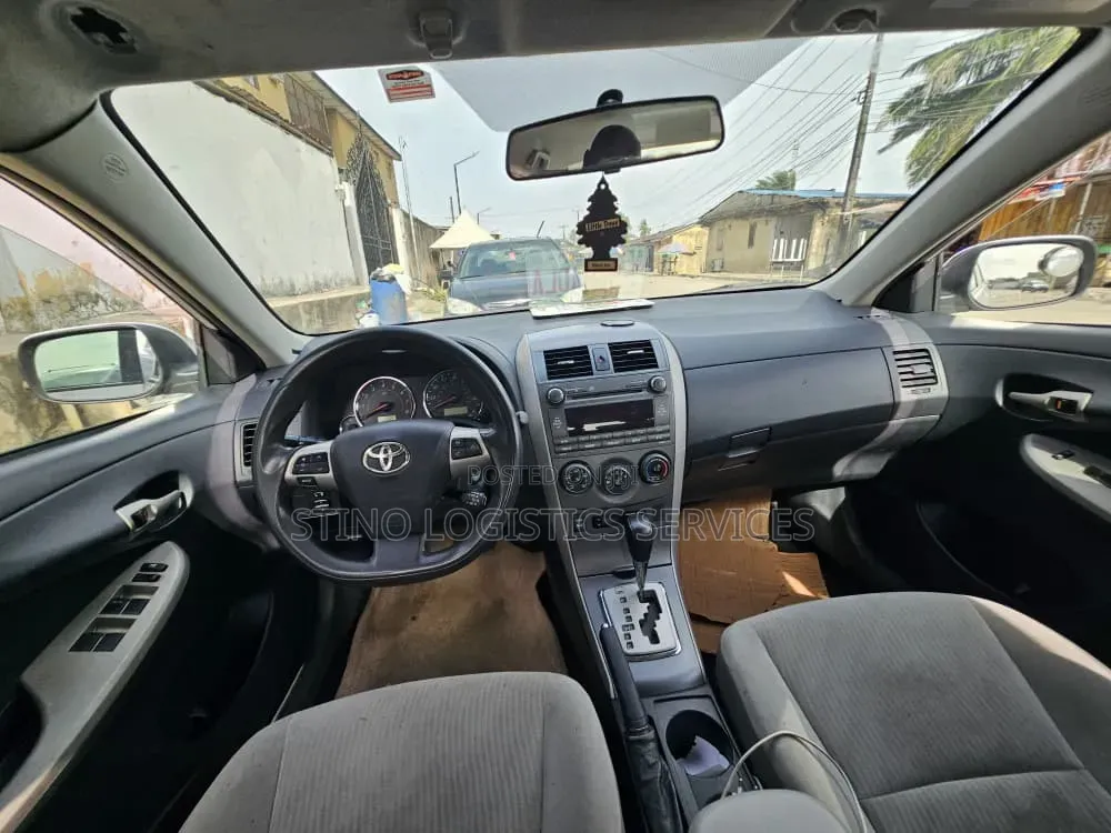 Toyota Corolla 2012 White