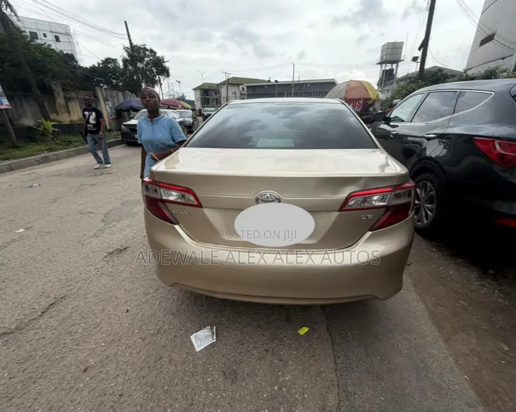 Toyota Camry 2013 Gold