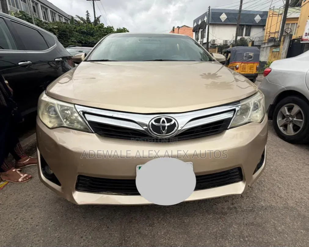 Toyota Camry 2013 Gold