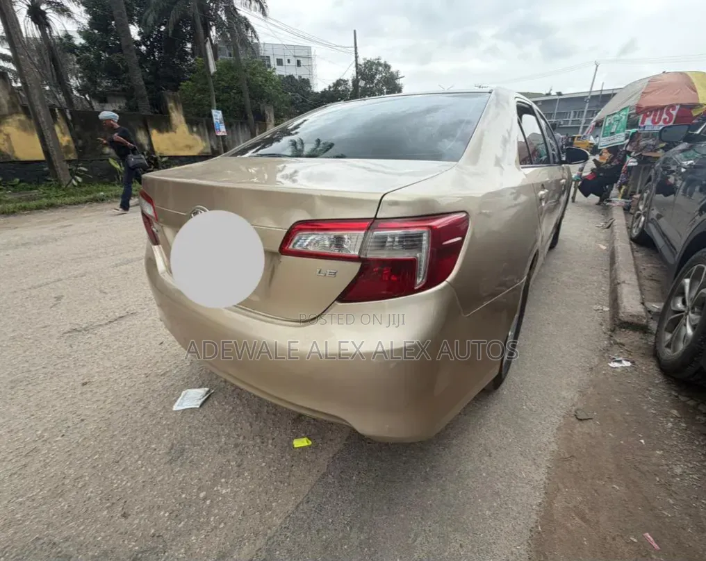 Toyota Camry 2013 Gold