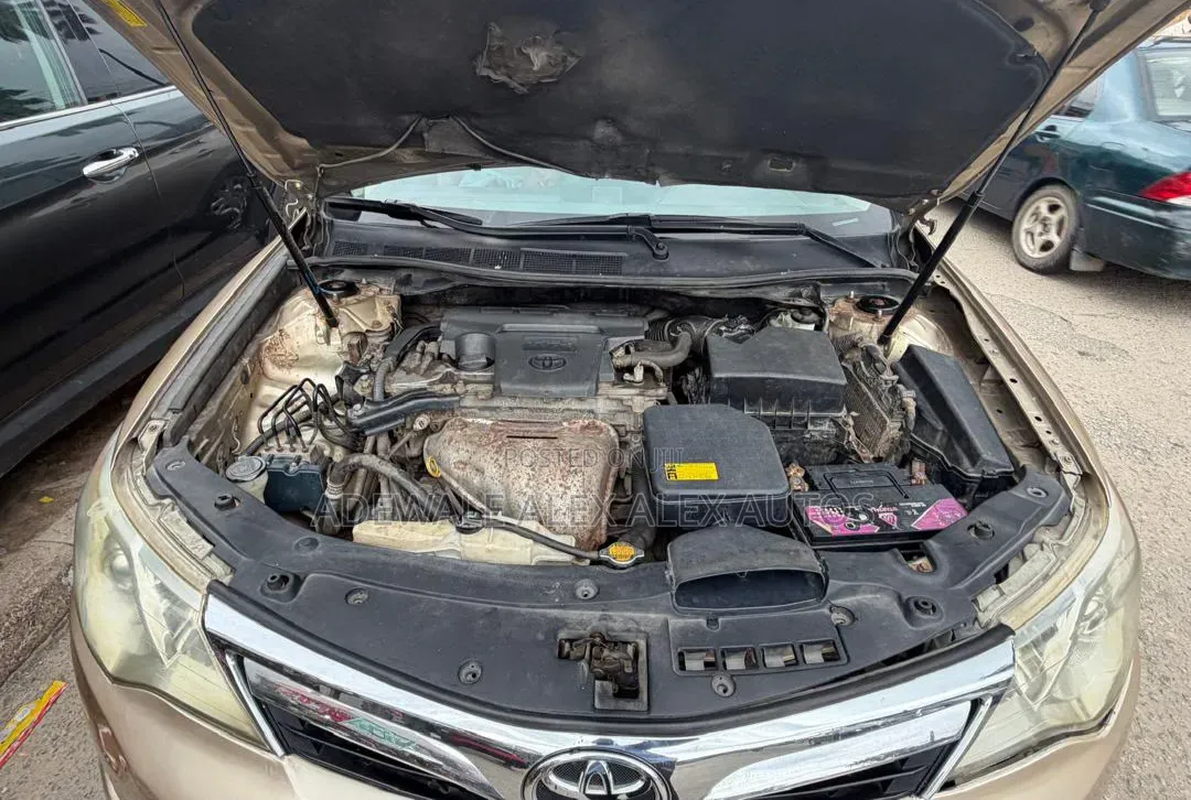 Toyota Camry 2013 Gold
