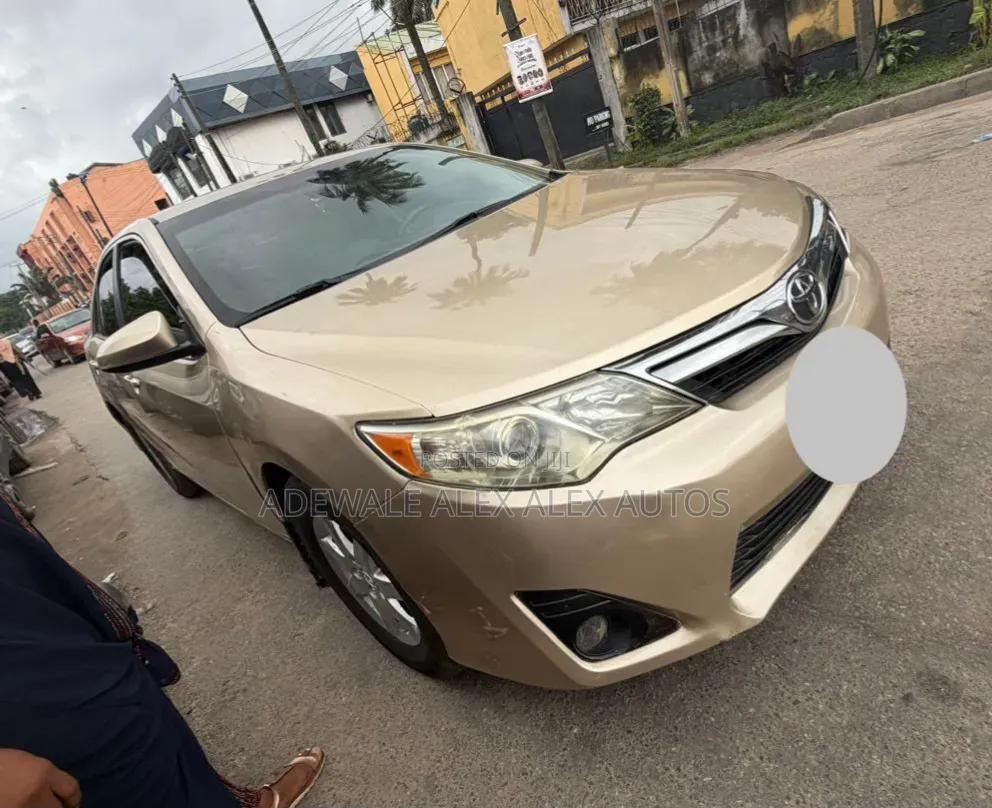 Toyota Camry 2013 Gold