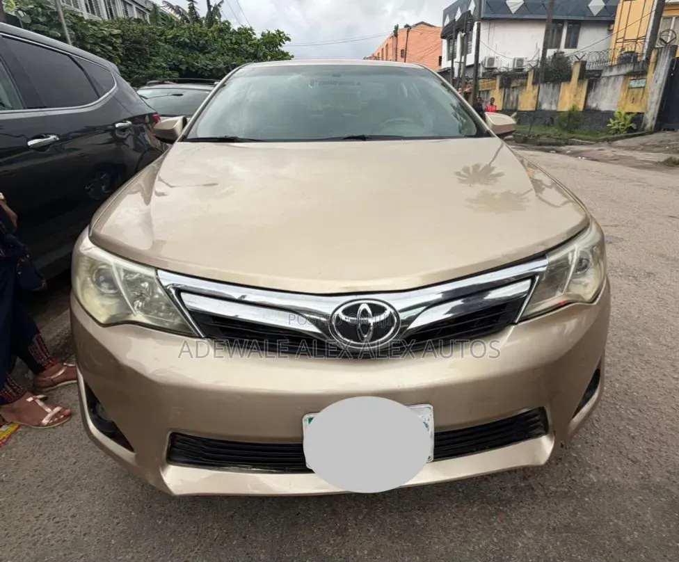 Toyota Camry 2013 Gold