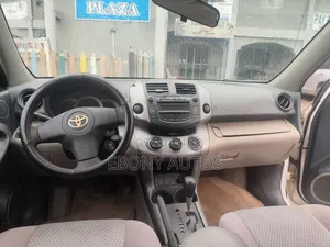 Toyota RAV4 2008 White