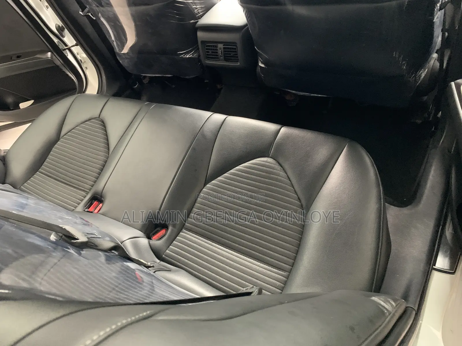 Toyota Camry SE 2021 White