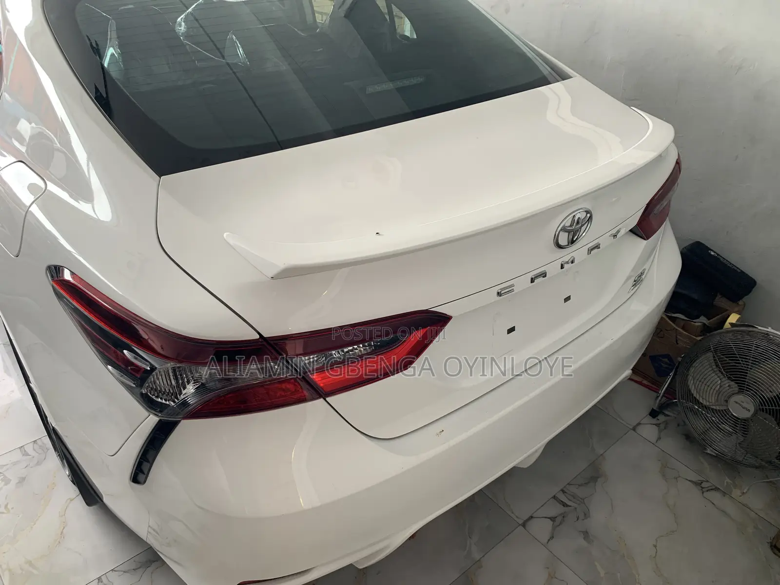 Toyota Camry SE 2021 White