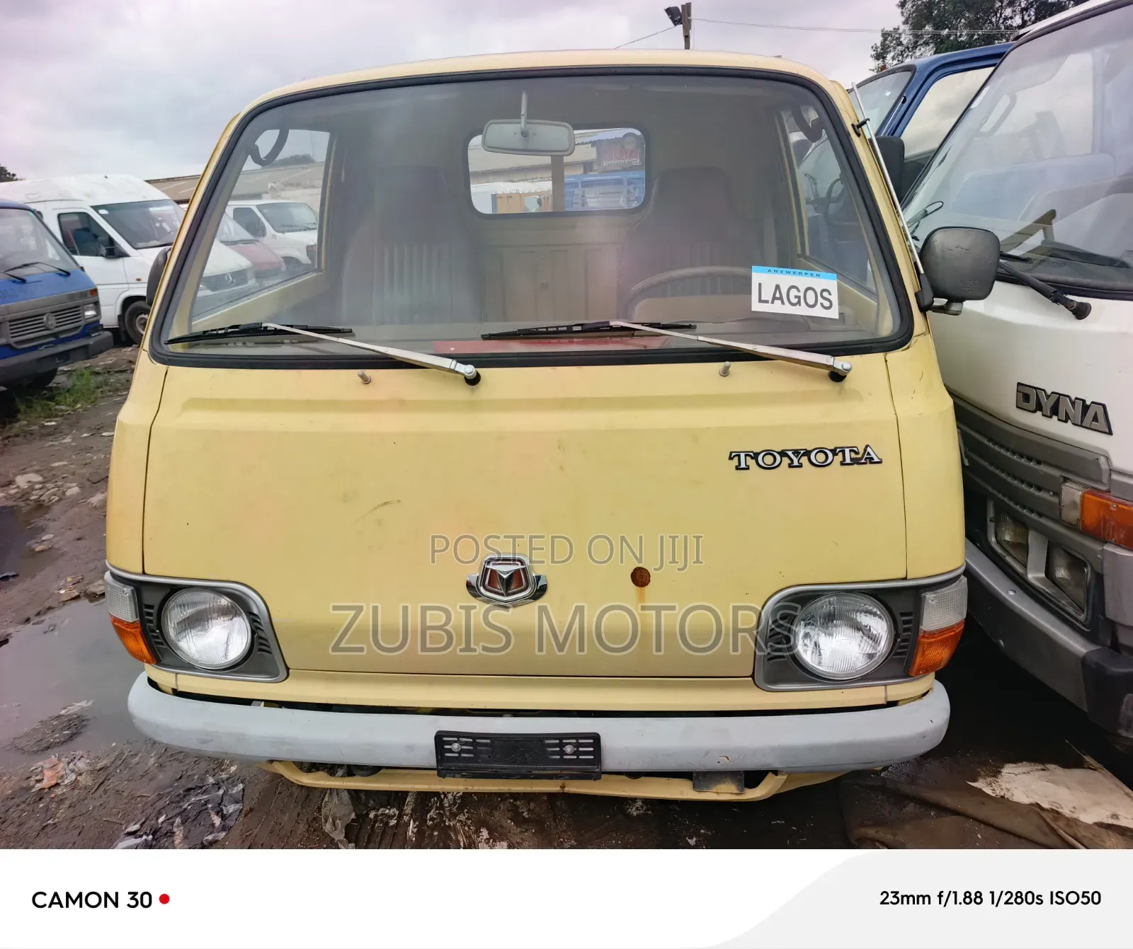 Toyota HiAce 2005 Yellow