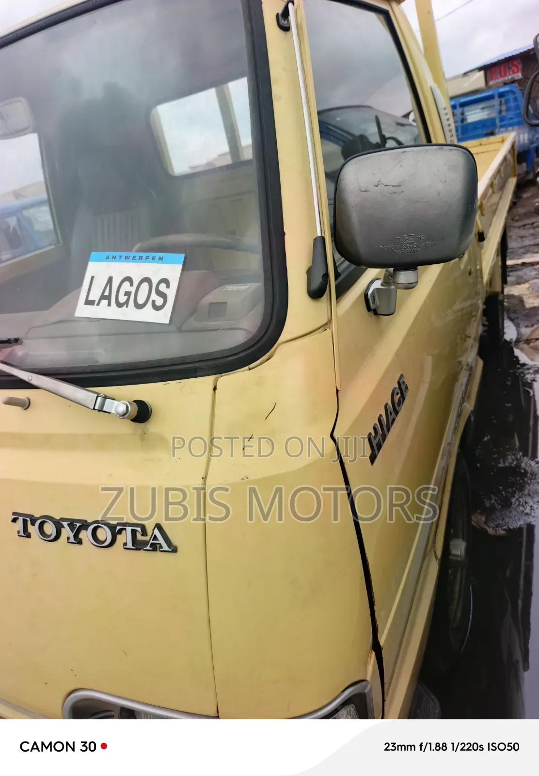Toyota HiAce 2005 Yellow