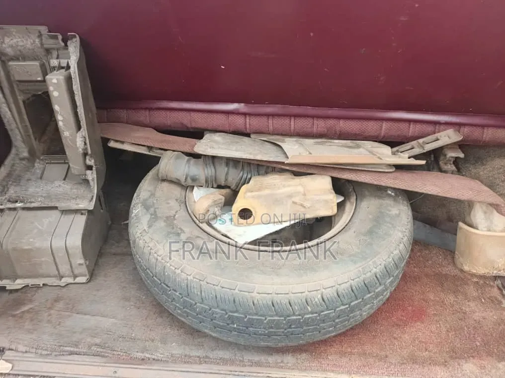 Toyota HiAce 1999 Red