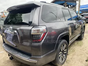 Toyota 4-Runner Limited 4x4 2018 Gray