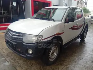 Mitsubishi L200 2009 White
