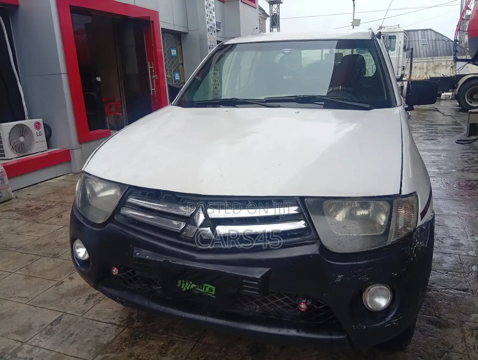 Mitsubishi L200 2009 White