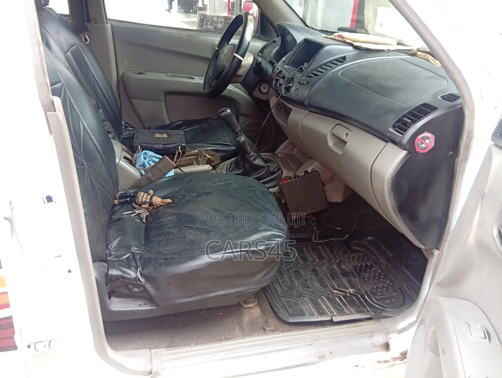 Mitsubishi L200 2009 White