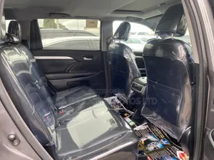 Toyota Highlander XLE 4dr SUV (3.5L 6cyl 6A) 2015 Gray