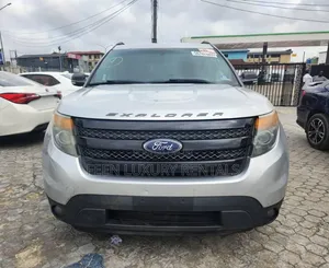 Ford Explorer 2015 for Rent - Car for Hire