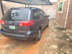 Toyota Sienna 2008 Gray