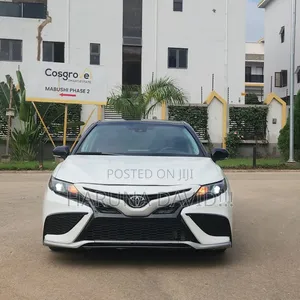 Toyota Camry 2024 White