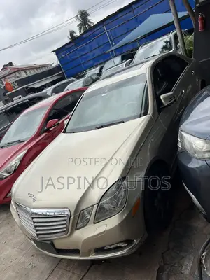 Mercedes-Benz E350 2010 Gold