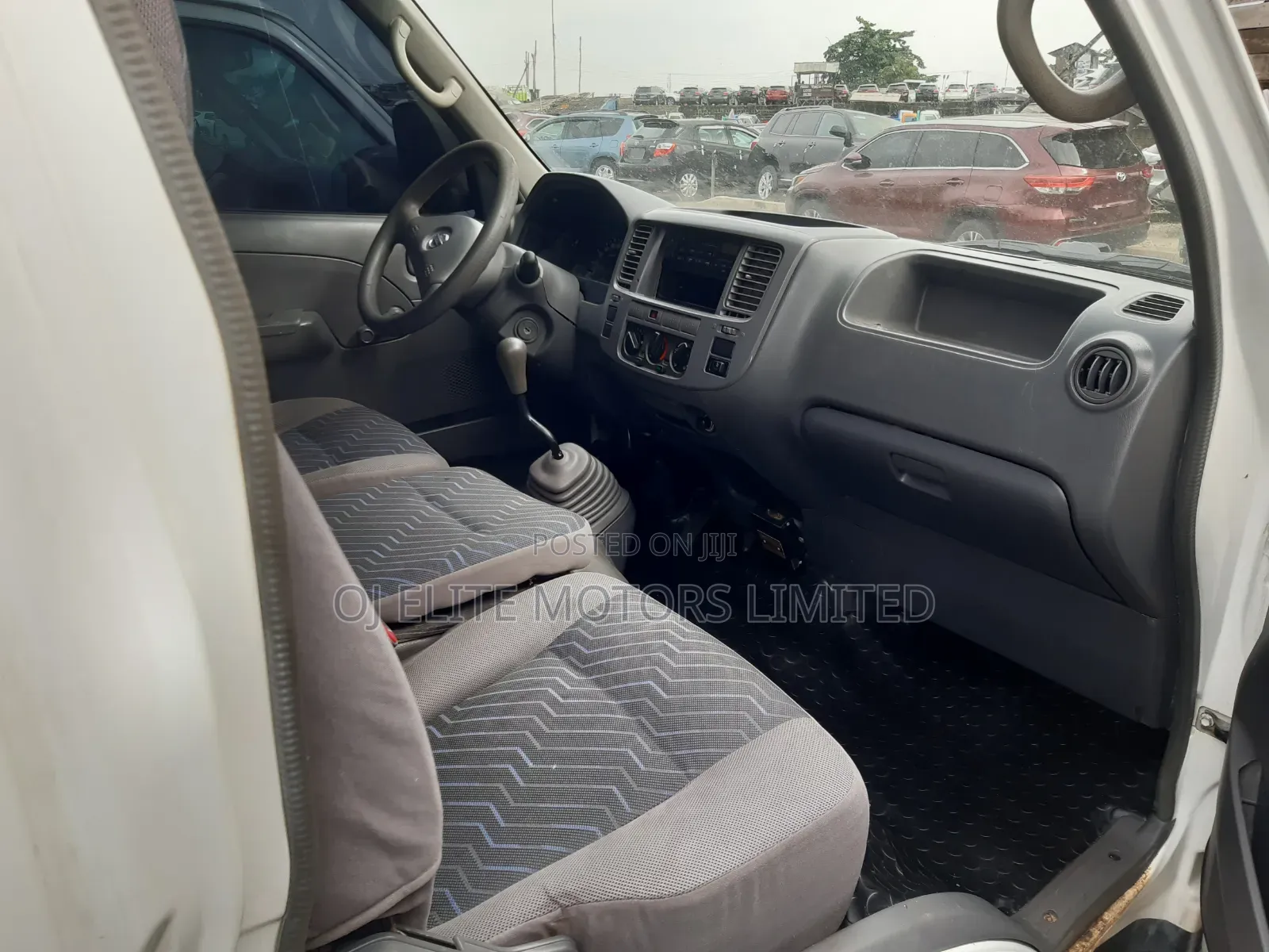Nissan Caravan (Urvan) 2006 White