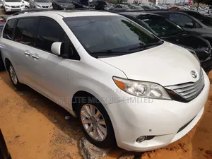 Toyota Sienna 2015 White
