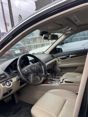 Mercedes-Benz C300 2010 Black