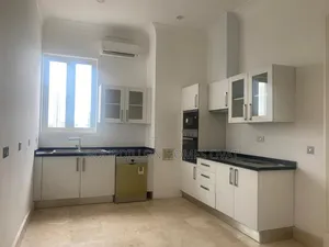 4bdrm Apartment in 1004 for rent