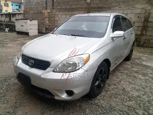 Toyota Matrix Hatchback AWD (1.8L 4cyl 4A) 2005 Silver