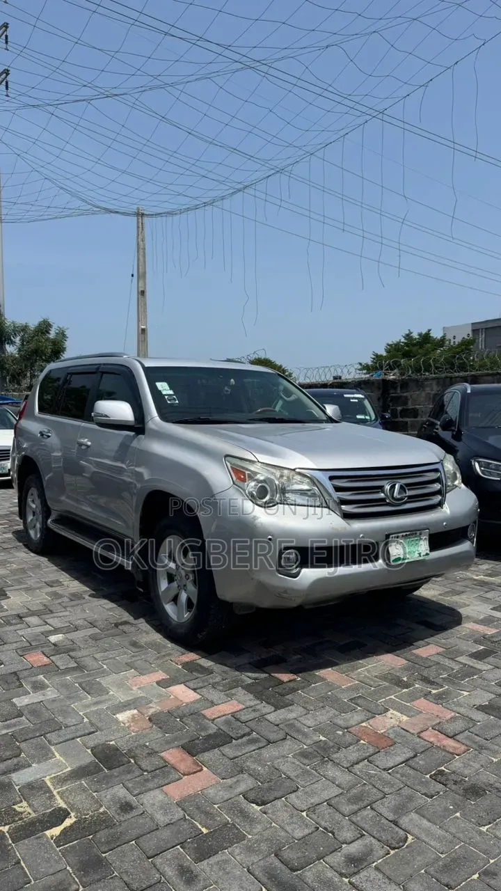 Lexus GX 2011 Silver