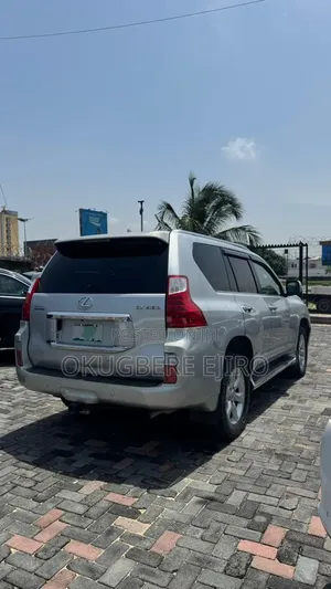 Lexus GX 2011 Silver