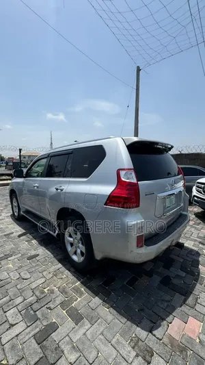 Lexus GX 2011 Silver
