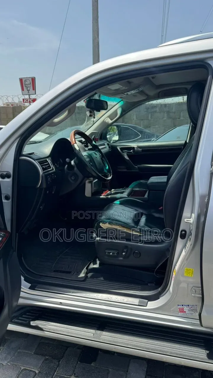 Lexus GX 2011 Silver