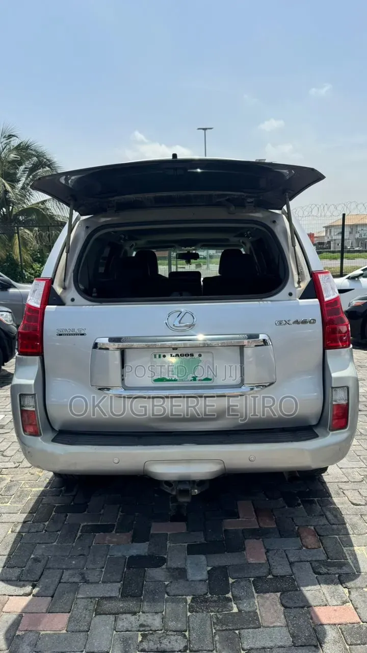 Lexus GX 2011 Silver