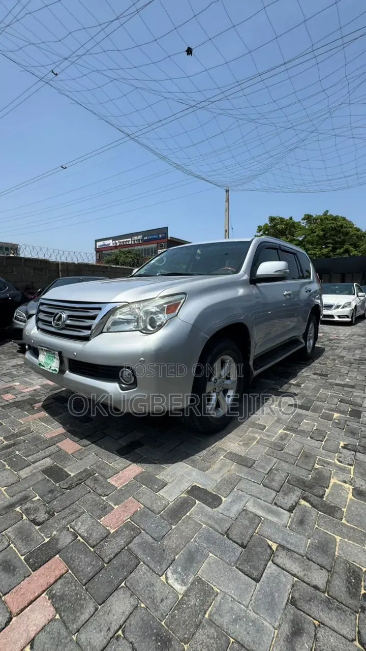 Lexus GX 2011 Silver