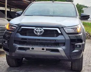 New Toyota Hilux 2025 Black